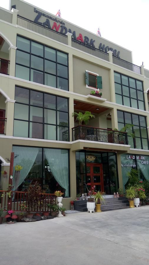 Landmark Maha Sarakham Bagian luar foto
