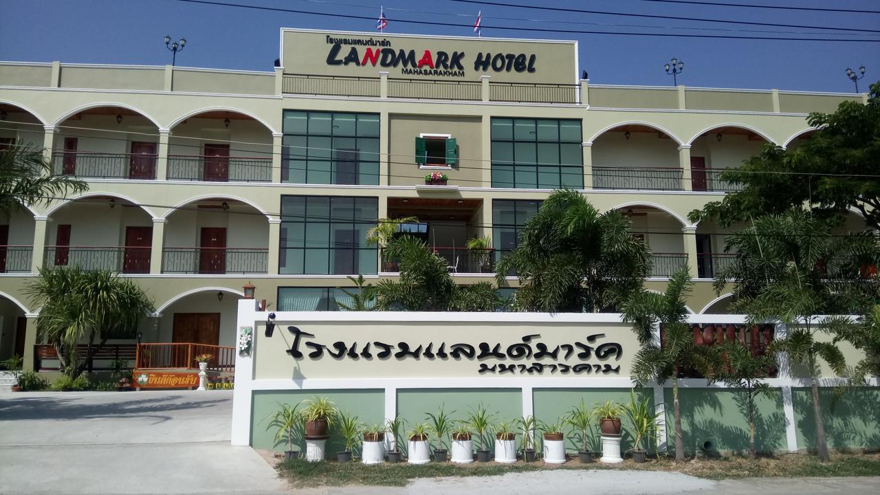 Landmark Maha Sarakham Bagian luar foto